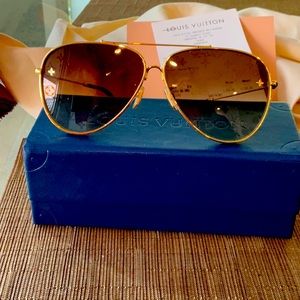 Aviator Monogram Louis Vuitton
